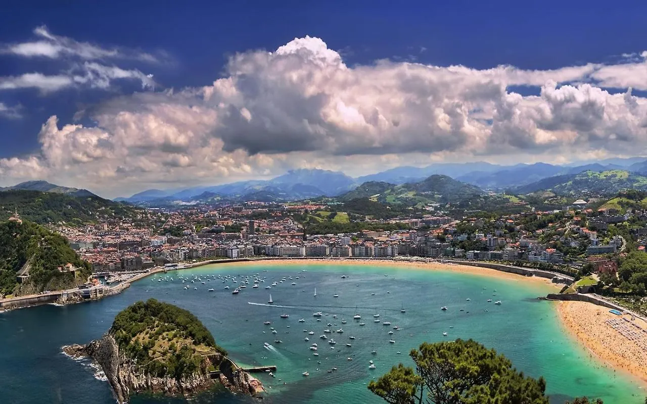 Spacious Central Old Town Apartment San Sebastian 0*,